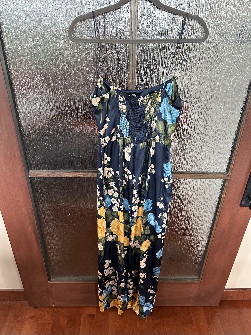 Reformation Navy Frankie Silk Dress
Navy Floral Slip Maxi Dress Sz 4. - Picture 10 of 14